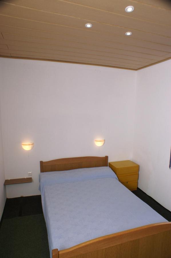 Apartments By The Sea Mandre, Pag - 4098 Exterior foto